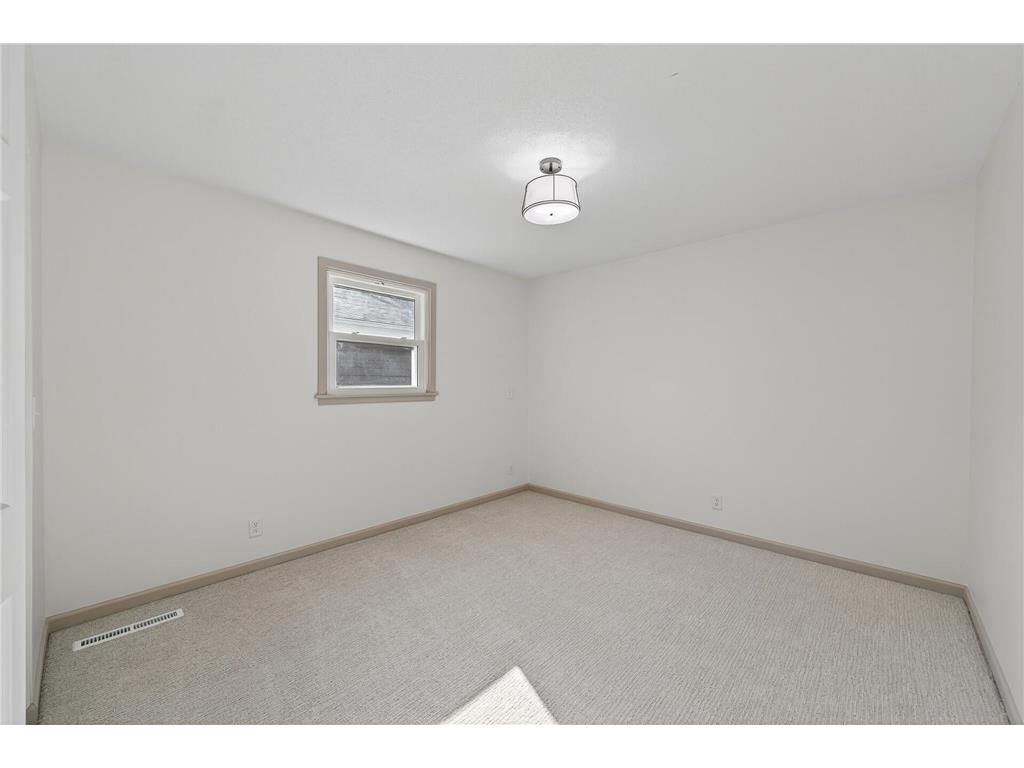 1205 8th Avenue S South Saint Paul MN 55075 7042030 image16