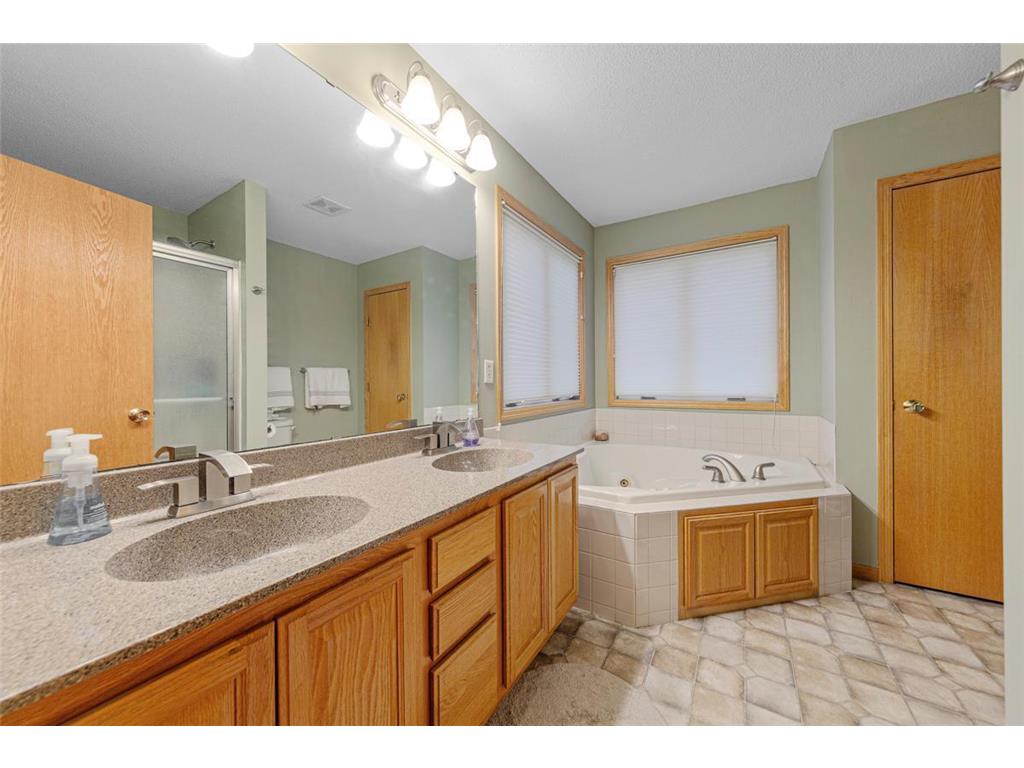 1205 Amber Lane Faribault MN 55021 6778720 image40