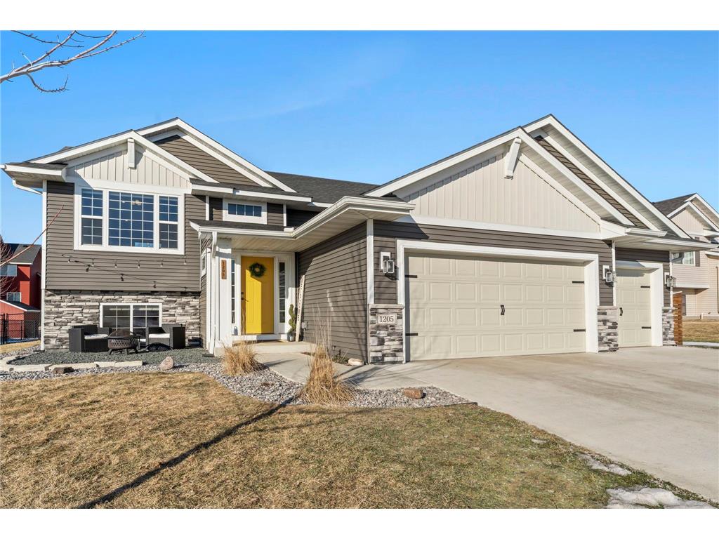 1205 Tikalsky Street SE New Prague MN 56071 7018408 image1