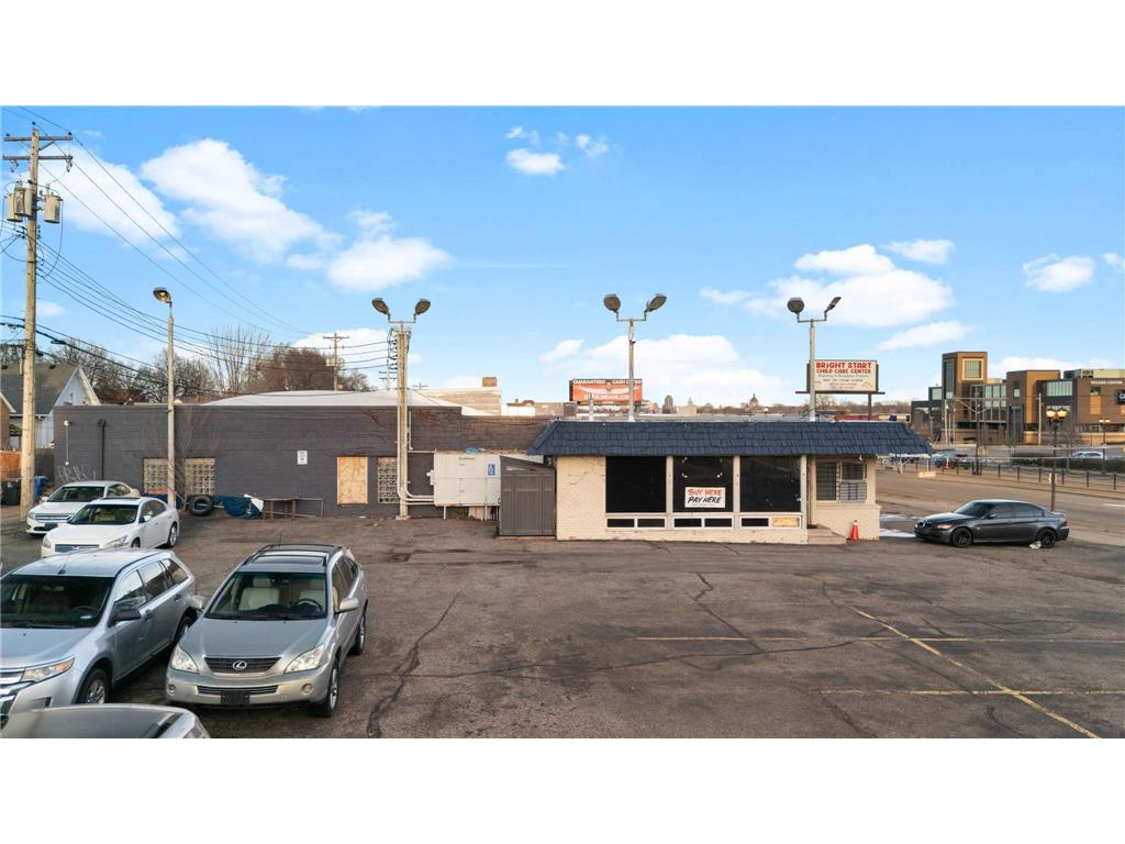 1205 University Avenue W Saint Paul MN 55104 7040904 image2