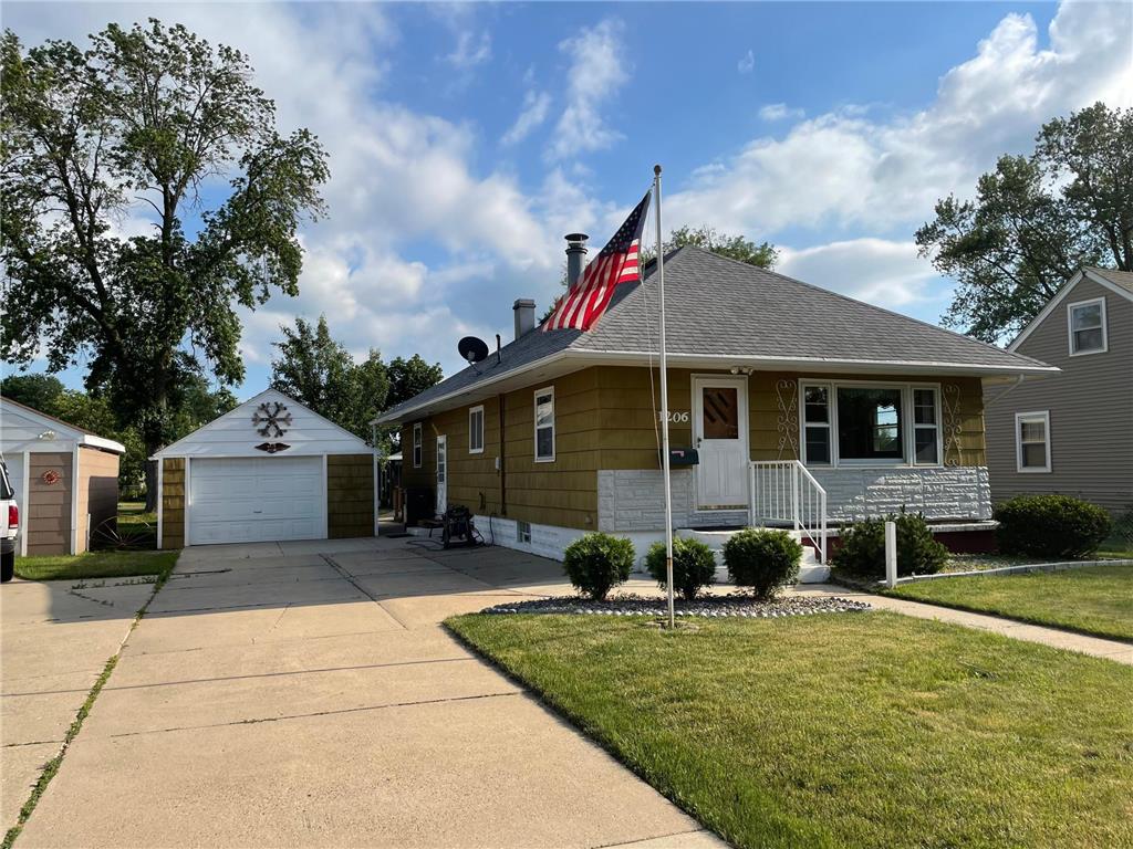 1206 3rd Avenue NE, Austin, MN 55912 MLS 6227040 Edina Realty