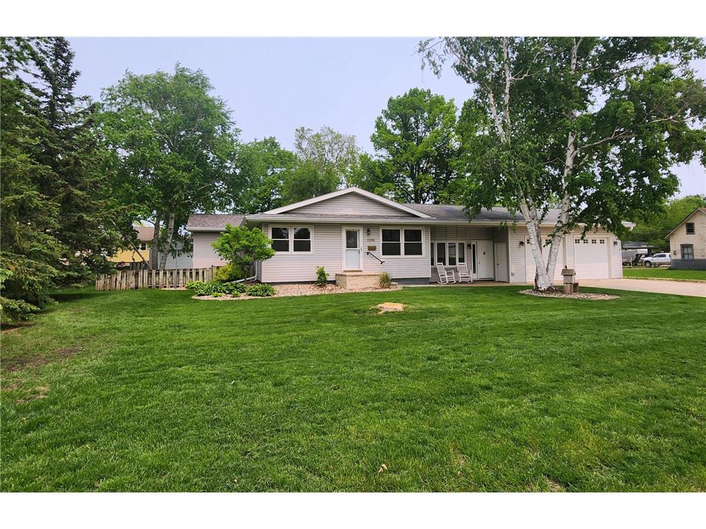 1206 W Ash Avenue Olivia MN 56277 6681303 image1