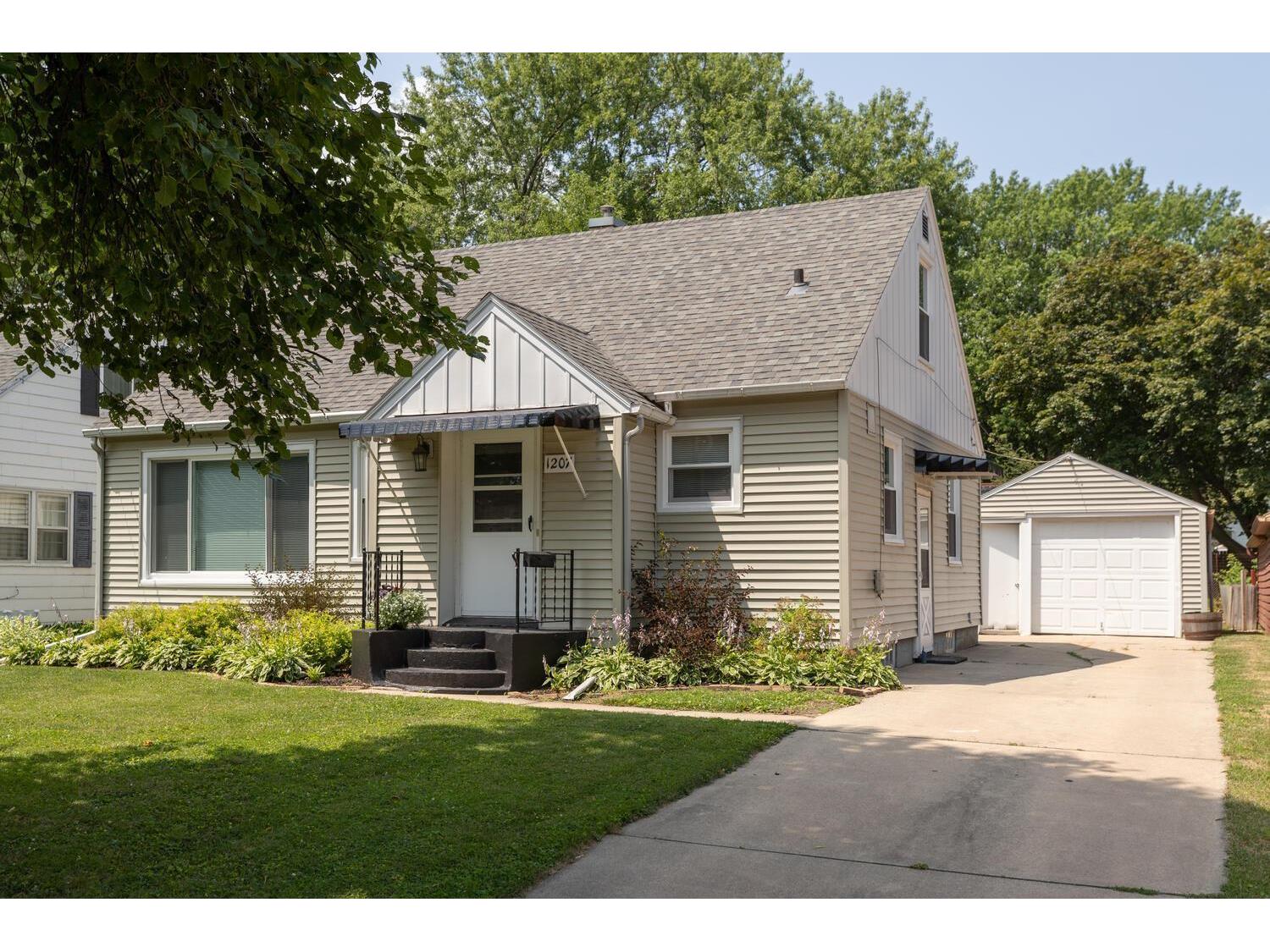 1207 7th Avenue NW, Rochester, MN 55901 MLS 6024649 Edina Realty