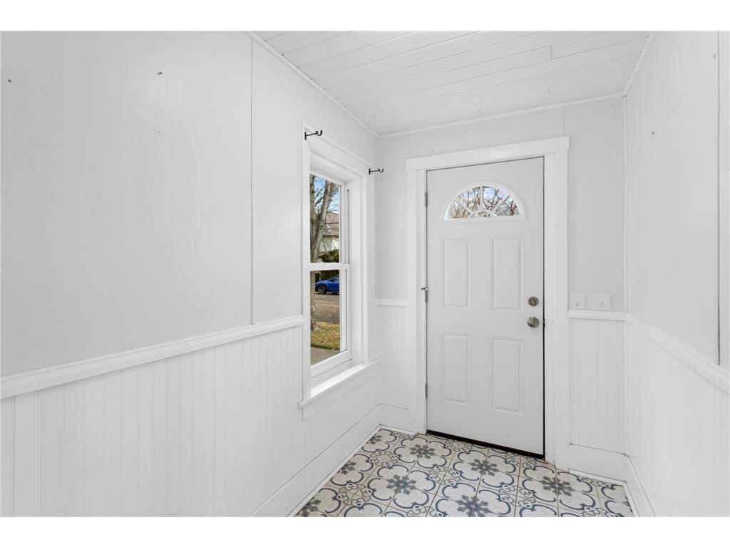 1207 Desoto Avenue N Glencoe MN 55336 7006158 image3