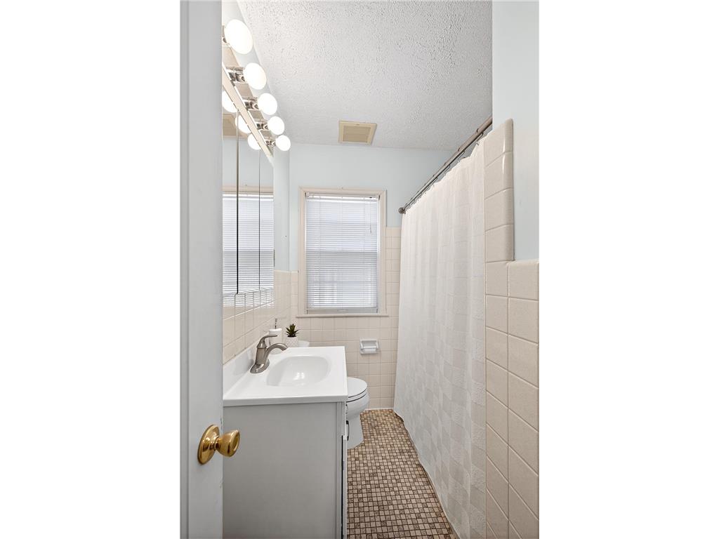 1207 E 54th Street Minneapolis MN 55417 7062295 image16