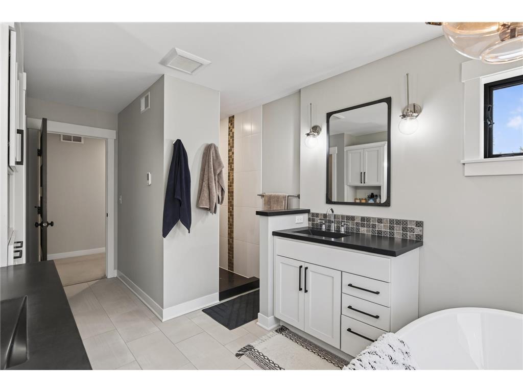 1207 James Avenue Saint Paul MN 55105 7056053 image23