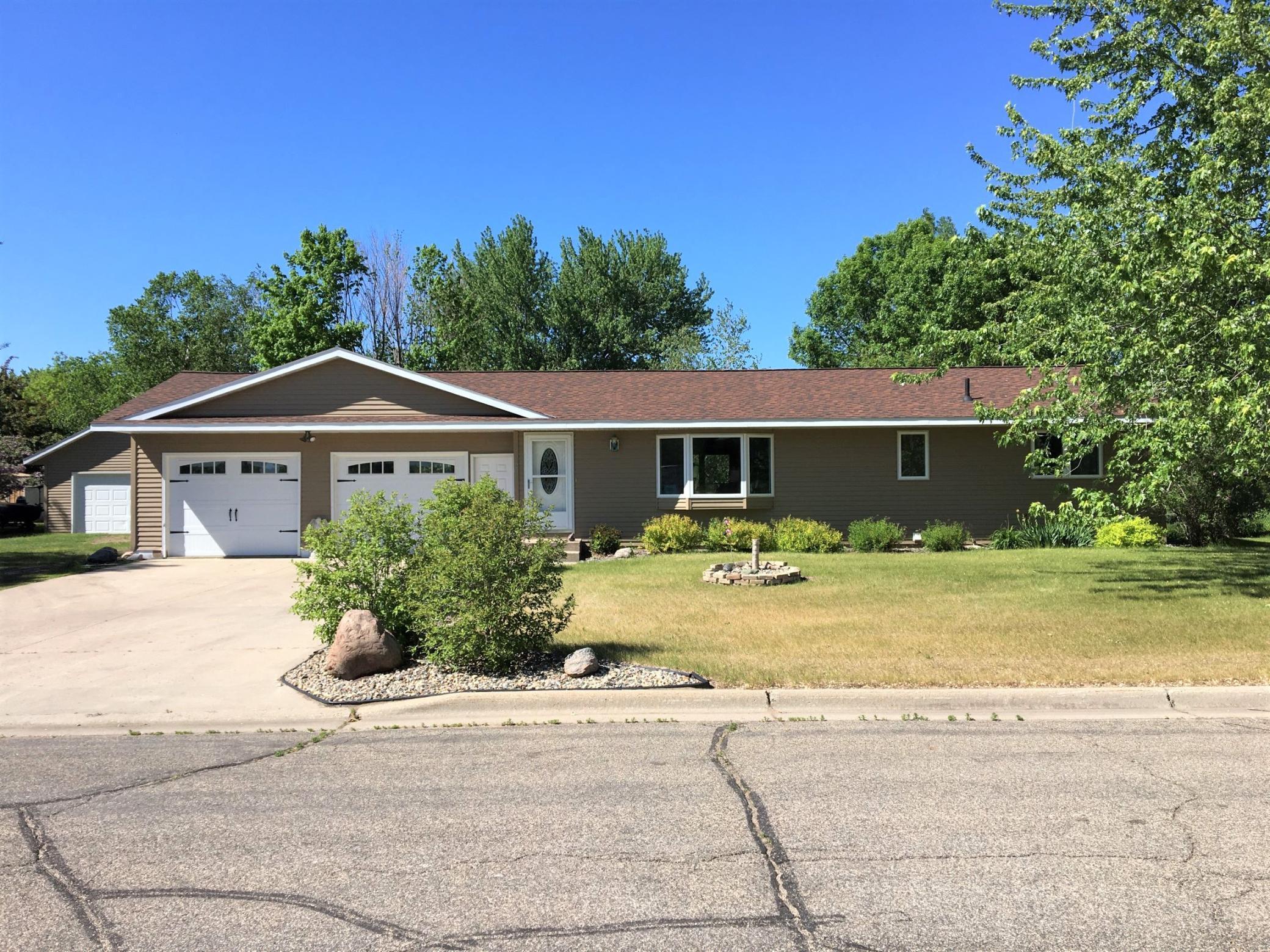 1207 Lakeview Drive, Sauk Centre, MN, 56378 MLS 7101679 Edina Realty