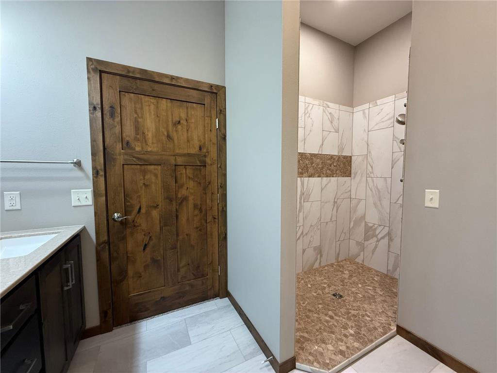 1207 S Shore Drive Worthington MN 56187 6798653 image27