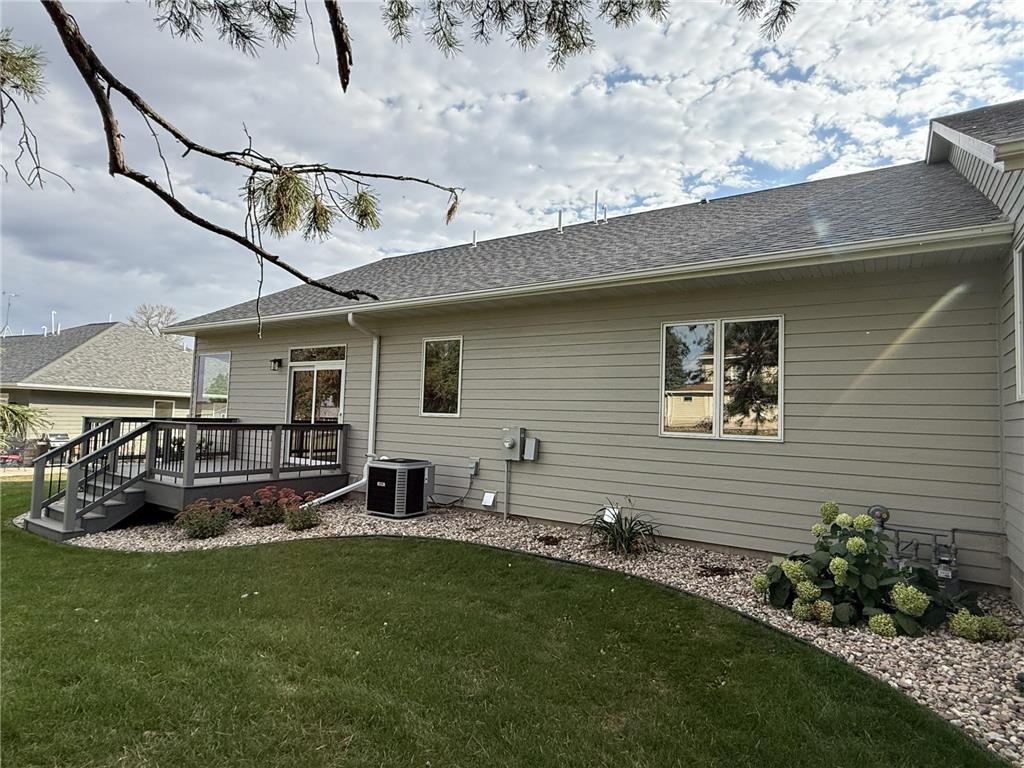 1207 S Shore Drive Worthington MN 56187 6798653 image4