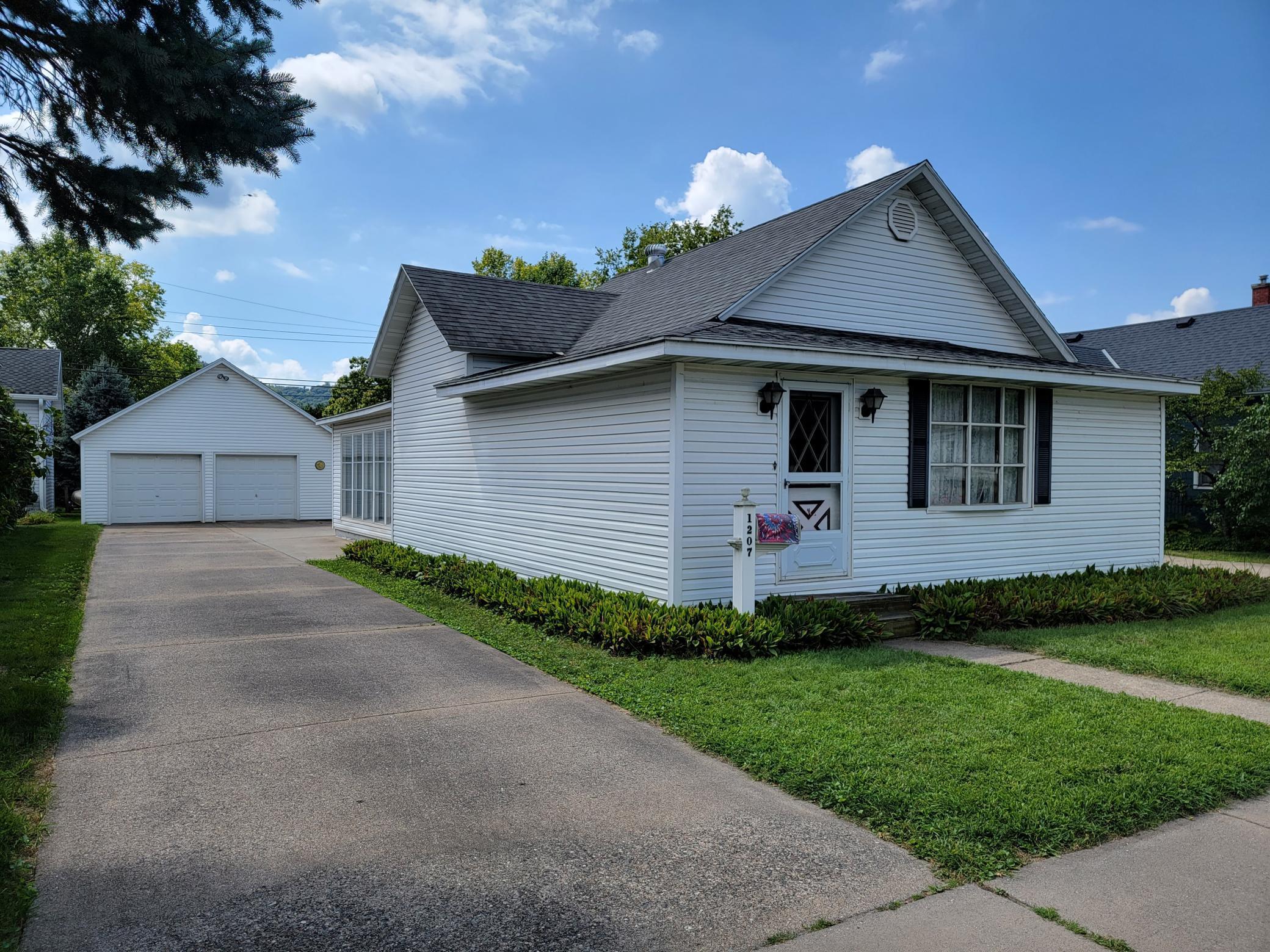 1207 W 5th Street, Winona, MN, 55987 MLS 6087808 Edina Realty