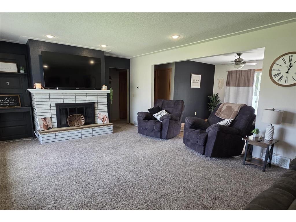 1207 W Park Avenue Olivia MN 56277 7099573 image13