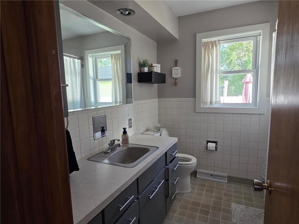 1207 W Park Avenue Olivia MN 56277 7099573 image19