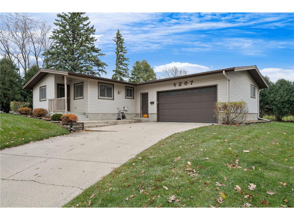1207 Woodridge Place Owatonna MN 55060 6630727 image1