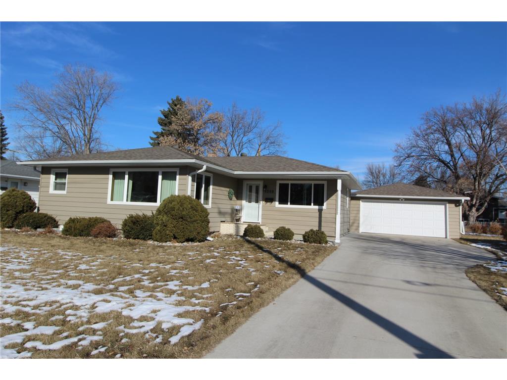 1208 24th Avenue S Moorhead MN 56560 6492144 image1