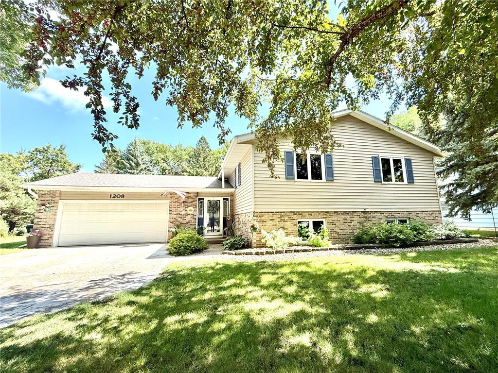 1208 26th Street NW Willmar MN 56201 6777206 image1