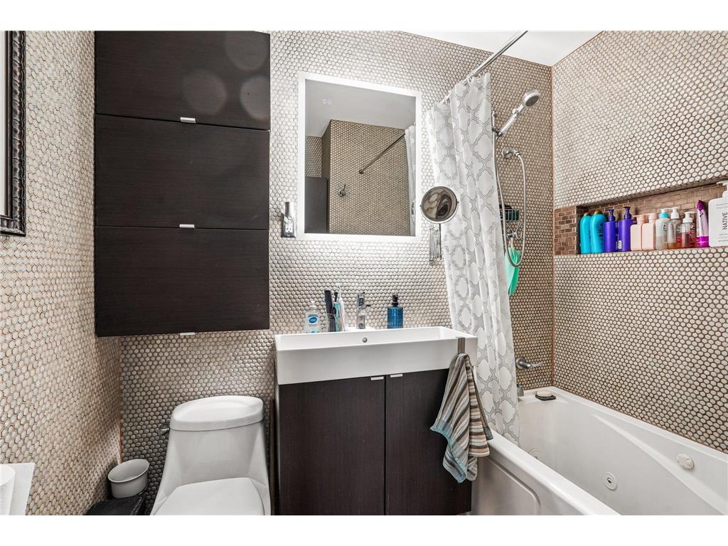 1208 36 1/2 Avenue NE Minneapolis MN 55418 7047956 image14