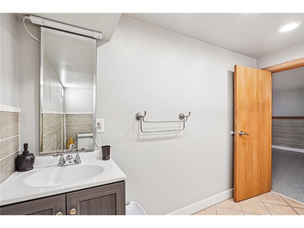 1208 36 1/2 Avenue NE Minneapolis MN 55418 7047956 image22