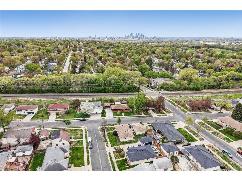 1208 36 1/2 Avenue NE Minneapolis MN 55418 7047956 image37