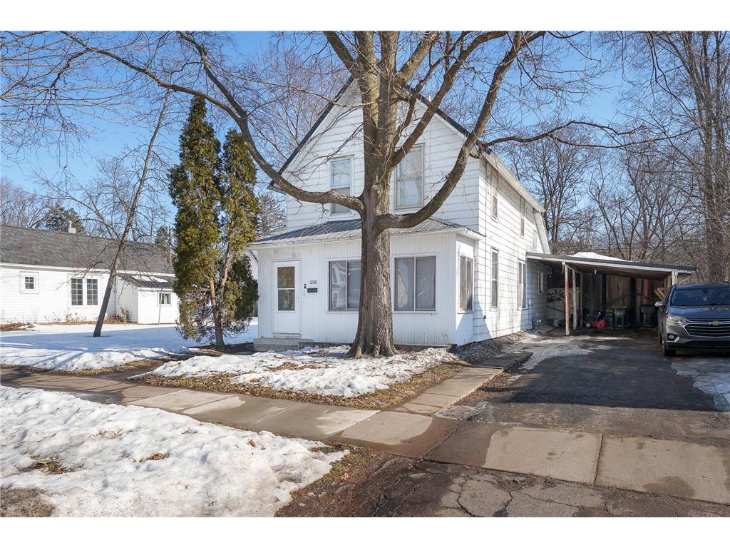 1208 7th Street E Menomonie WI 54751 7022108 image3