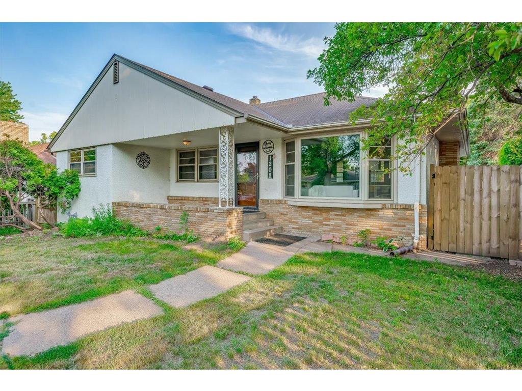 1208 Brighton Place Saint Paul MN 55106 6382892 image1
