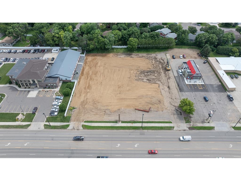 1208 E College Drive Marshall MN 56258 6570076 image7