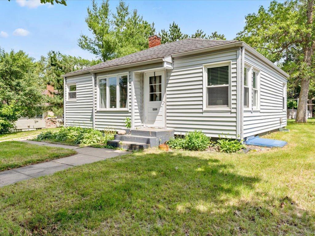 1209 S 8th Street Brainerd MN 56401 6560700 image1