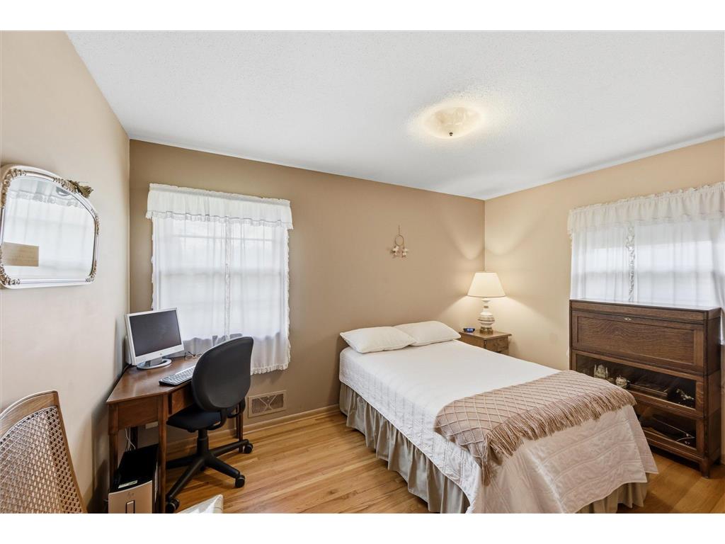 1209 Vincent Place Chaska MN 55318 7053143 image10