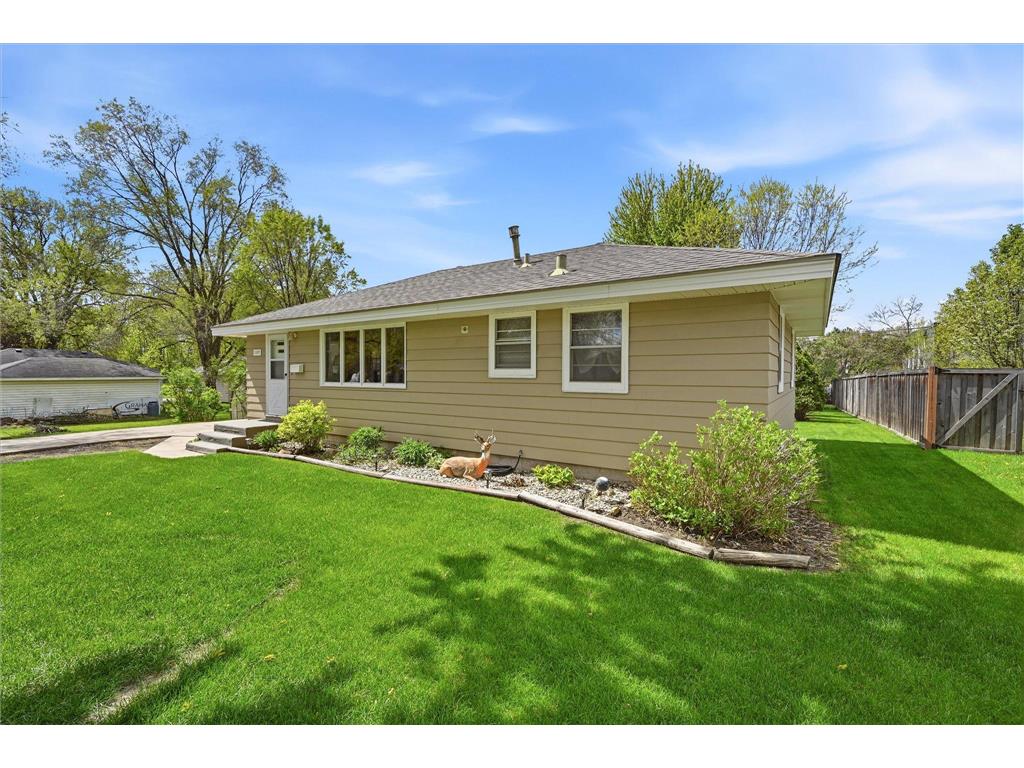 1209 Vincent Place Chaska MN 55318 7053143 image3