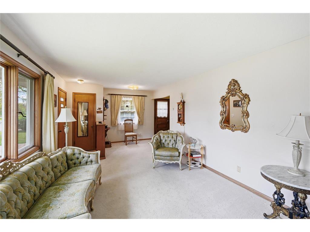1209 Vincent Place Chaska MN 55318 7053143 image5