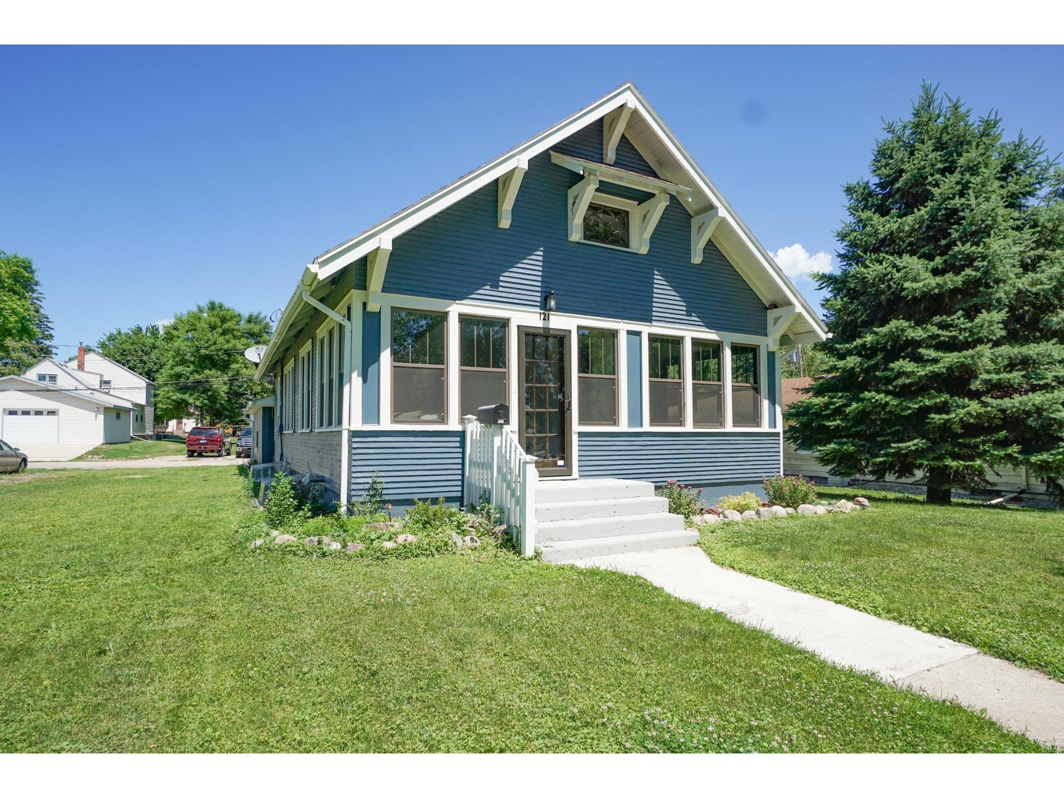 121 4th Avenue SE, Glenwood, MN 56334 MLS 5611689 Edina Realty