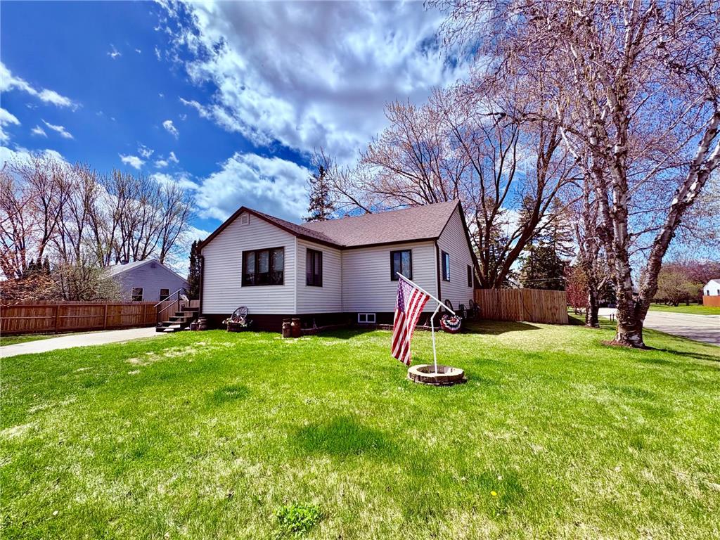 121 5th Avenue NW Baudette MN 56623 7059764 image2