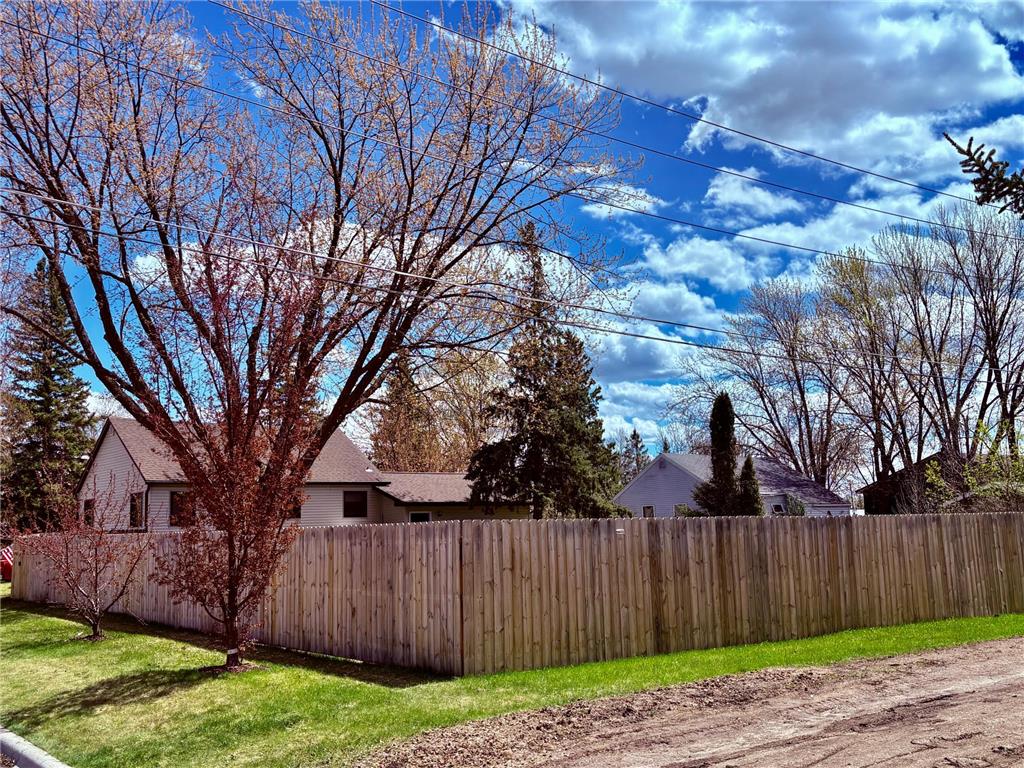 121 5th Avenue NW Baudette MN 56623 7059764 image6