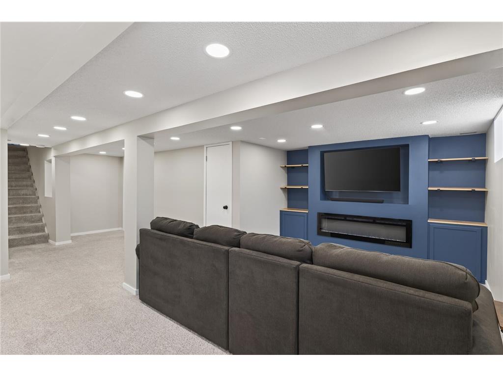 121 E 94 1/2 Street Bloomington MN 55420 7078307 image32