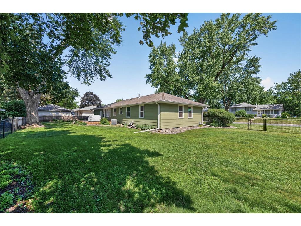 121 E 94 1/2 Street Bloomington MN 55420 7078307 image38