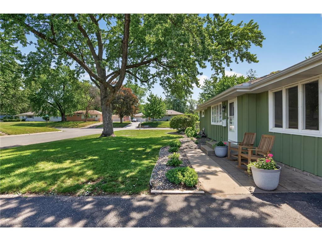 121 E 94 1/2 Street Bloomington MN 55420 7078307 image4
