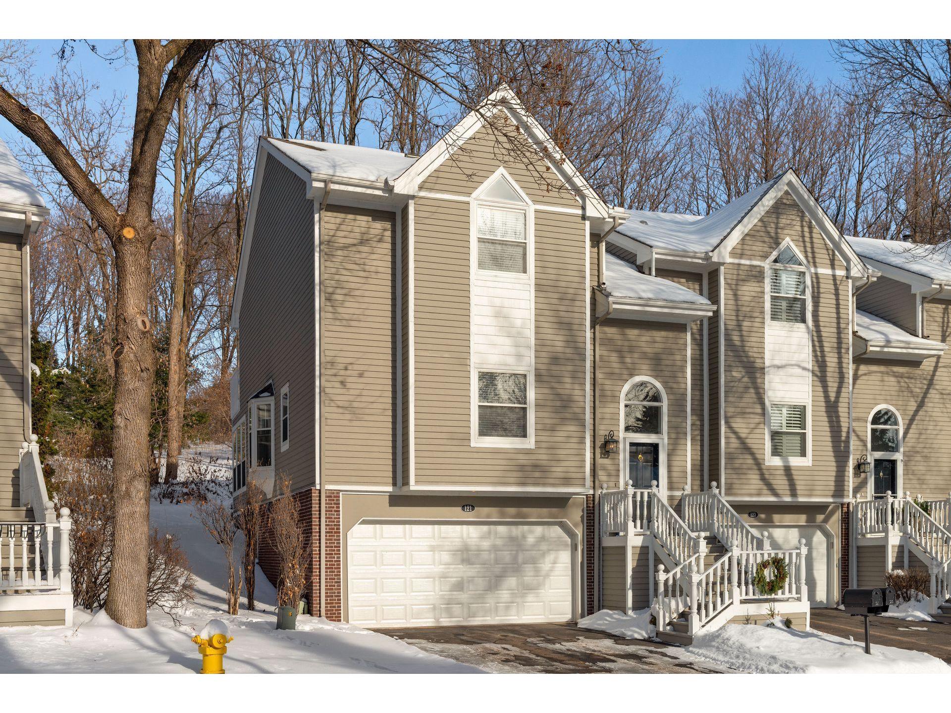 121 Edgewood Court, Wayzata, MN 55391 MLS 5728201 Edina Realty