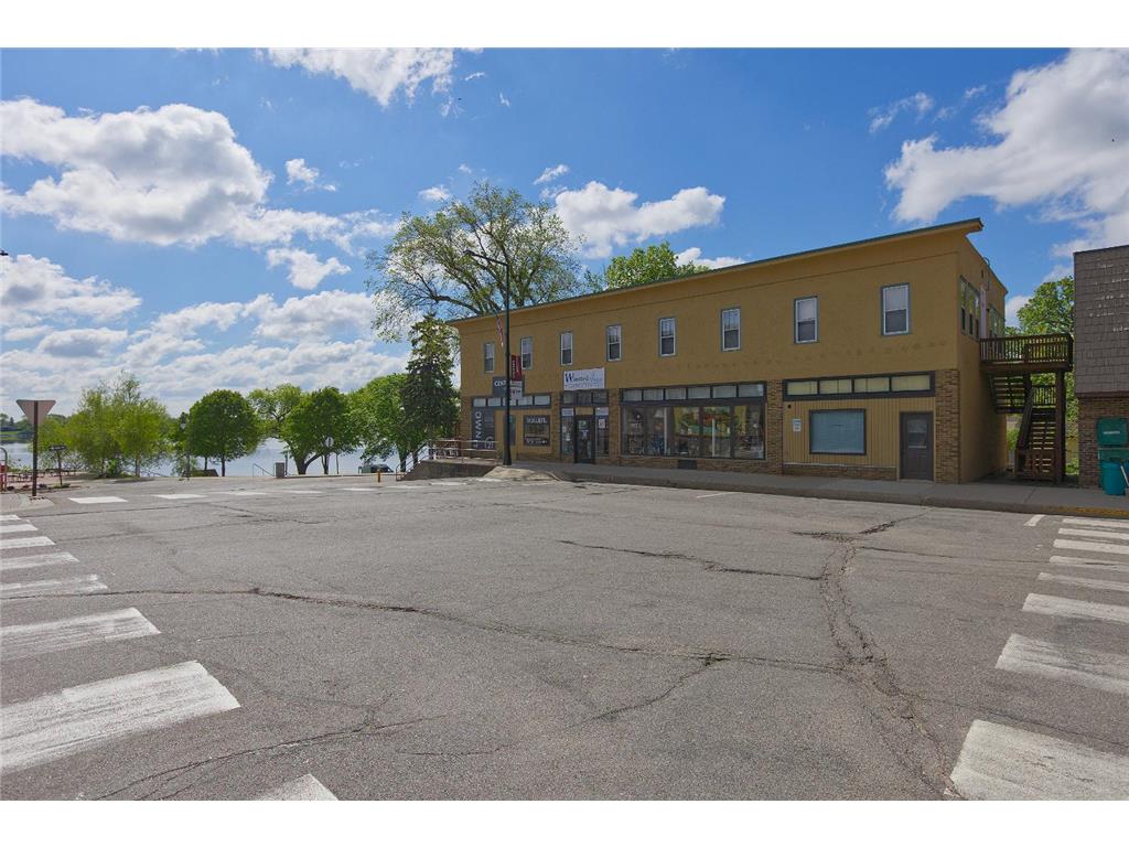 121 Main Avenue W Winsted MN 55395 - Winsted 7080318 image1