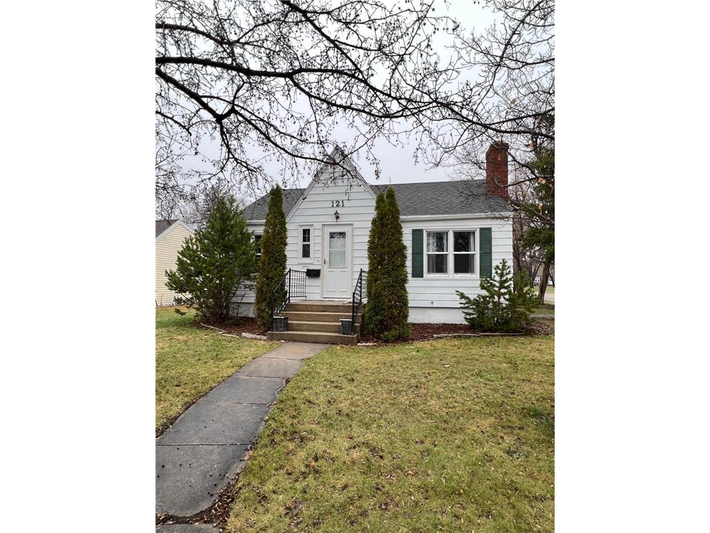 121 Merriam Avenue N Thief River Falls MN 56701 6366423 image1