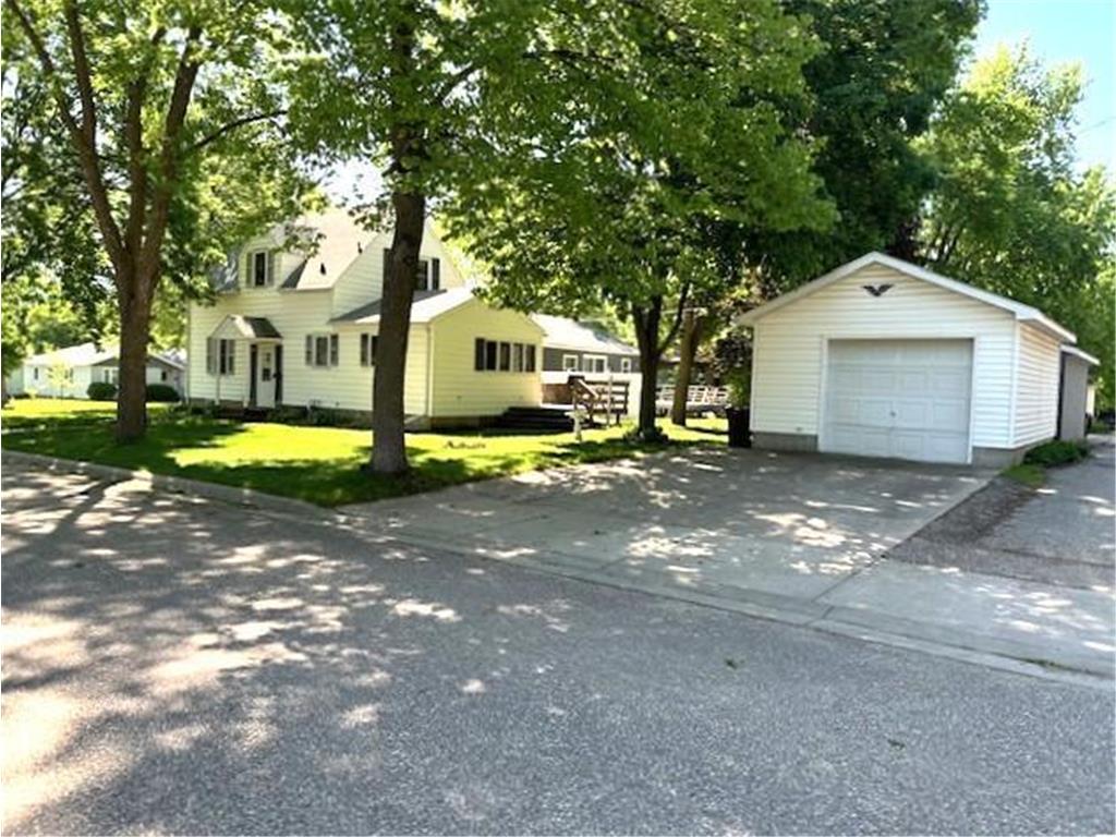 121 N 10th Street Montevideo MN 56265 6538881 image1