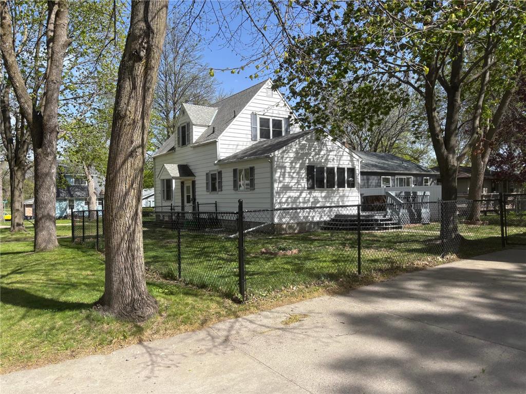 121 N 10th Street Montevideo MN 56265 7072994 image3