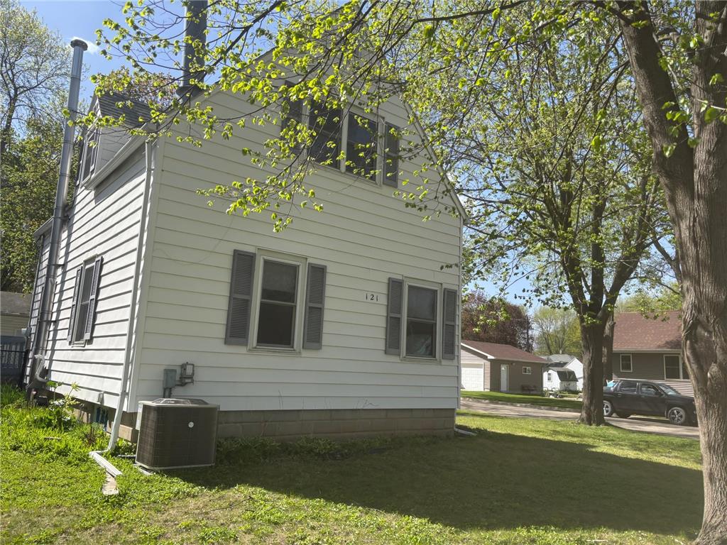 121 N 10th Street Montevideo MN 56265 7072994 image7