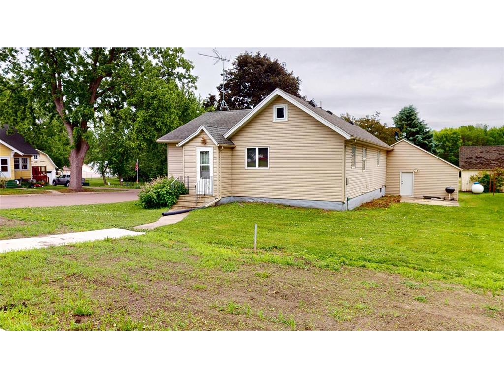 121 N 2nd Street Kiester MN 56051 7085929 image1