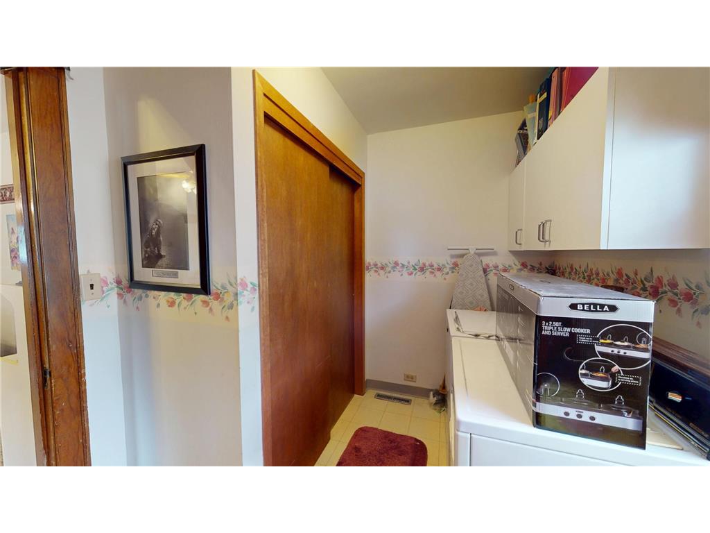 121 N 2nd Street Kiester MN 56051 7085929 image10