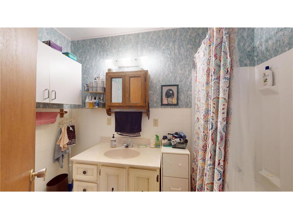 121 N 2nd Street Kiester MN 56051 7085929 image11