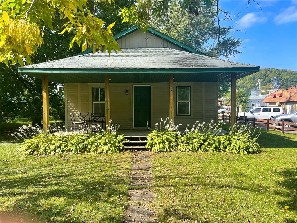 121 N Woodworth Street Elmwood WI 54740 6262808 image1