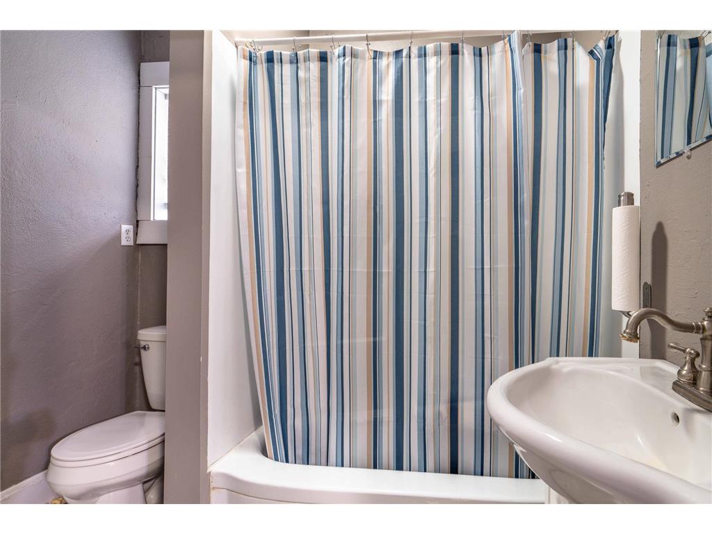 121 S Broadway Pelican Rapids MN 56572 7053234 image30