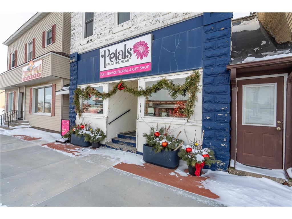 121 S Broadway Pelican Rapids MN 56572 7053234 image4