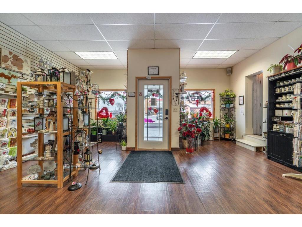 121 S Broadway Pelican Rapids MN 56572 7084693 image6