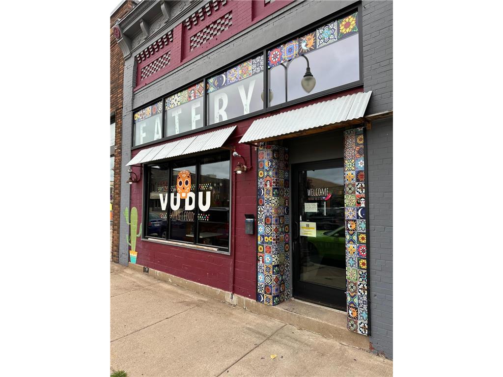 121 S Knowles Avenue New Richmond WI 54017 6430417 image1
