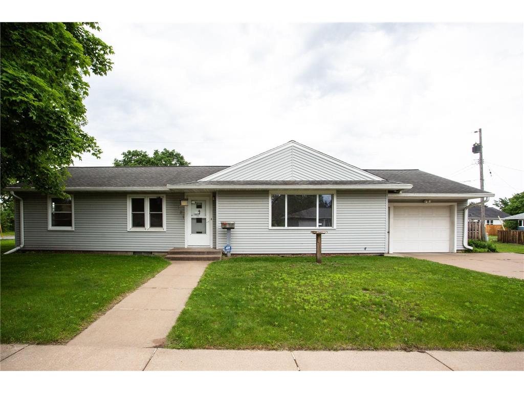 121 Viking Place Eau Claire WI 54701 6546517 image1